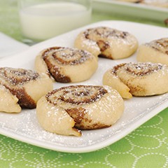 https://bridgford-bread-staging.idea-web-hosting.com/wp-content/uploads/2015/07/Chocolate-Nut-Pinwheels-240x240.jpg