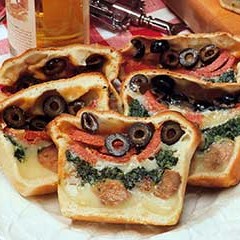 https://bridgford-bread-staging.idea-web-hosting.com/wp-content/uploads/2015/07/Incredible-Pizza-Loaf-240x240.jpg