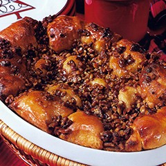 https://bridgford-bread-staging.idea-web-hosting.com/wp-content/uploads/2015/07/Orange-Pecan-Christmas-Rolls-240x240.jpg