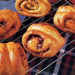 https://bridgford-bread-staging.idea-web-hosting.com/wp-content/uploads/2015/07/Pumpkin-Spice-Nut-Rolls-240x240.jpg