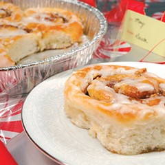 https://bridgford-bread-staging.idea-web-hosting.com/wp-content/uploads/2015/07/Raspberry-Almond-Rolls-240x240.jpg