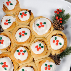 https://bridgford-bread-staging.idea-web-hosting.com/wp-content/uploads/2015/07/christmas-tree-cinnamon-rolls-240x240.png