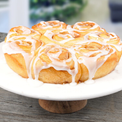 https://bridgford-bread-staging.idea-web-hosting.com/wp-content/uploads/2015/07/cinnamon-rolls-web-240x240.png