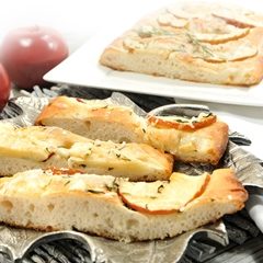 https://bridgford-bread-staging.idea-web-hosting.com/wp-content/uploads/2017/11/Apple-Flatbread-web-240x240.jpg